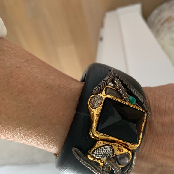 Alexis Bittar gorgeous large crystal and lucite bracelet - Picture 2 of 3